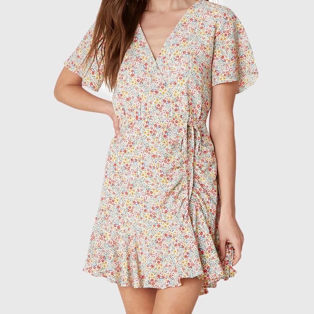 NWOT BB Dakota Flower On Floral Cocktail Wrap Mini Dress Size 0 Womens